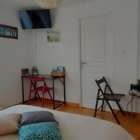 Les Lys Jolie Suite Parentale Privative Deux Adultes Avec Sdd Pertheville-Ners Exterior foto
